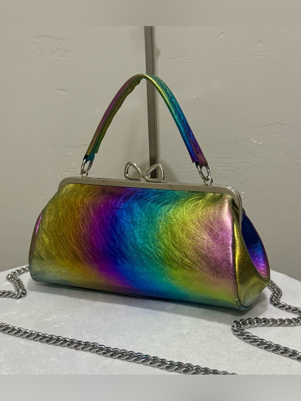 Metallic Iridescent Leather Handmade Bow Shaped Kisslock Frame Baguette Bag